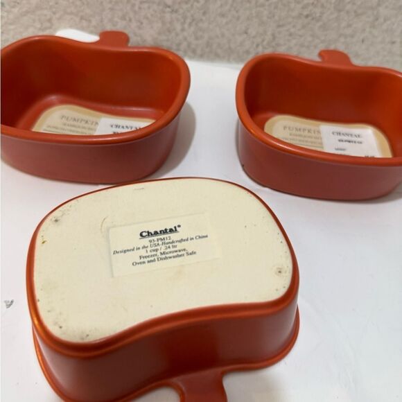 Set of 3  Chantal Pumpkin Shaped Stacking Baking Dishes  3 Cup Stoneware - Picture 3 of 4